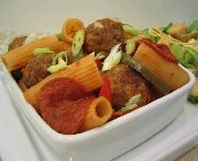 Casserole italienne aux boulettes et aux poivrons